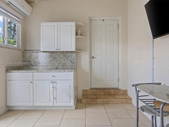 881 NW 177th Ter, Miami Gardens FL 33169