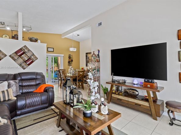 881 NW 177th Ter, Miami Gardens FL 33169