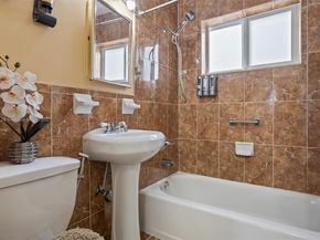 881 NW 177th Ter, Miami Gardens FL 33169