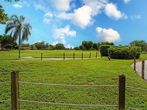 1301 SW 135th Ter 413J, Pembroke Pines FL 33027