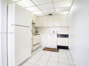 1301 SW 135th Ter 413J, Pembroke Pines FL 33027