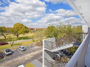 1301 SW 135th Ter 413J, Pembroke Pines FL 33027