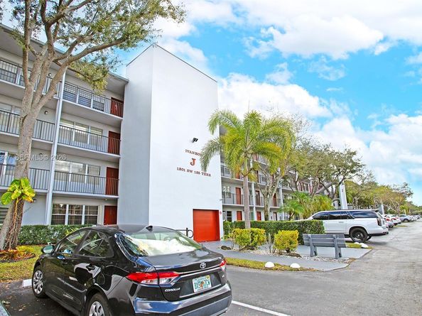 1301 SW 135th Ter 413J, Pembroke Pines FL 33027