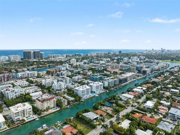 10000 W Bay Harbor Dr 303, Bay Harbor Islands FL 33154