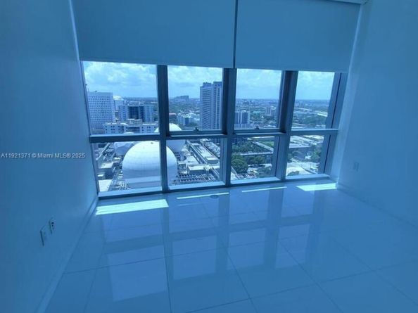 851 NE 1st Ave 2008, Miami FL 33132