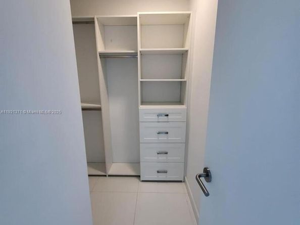 851 NE 1st Ave 2008, Miami FL 33132