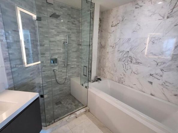 851 NE 1st Ave 2008, Miami FL 33132