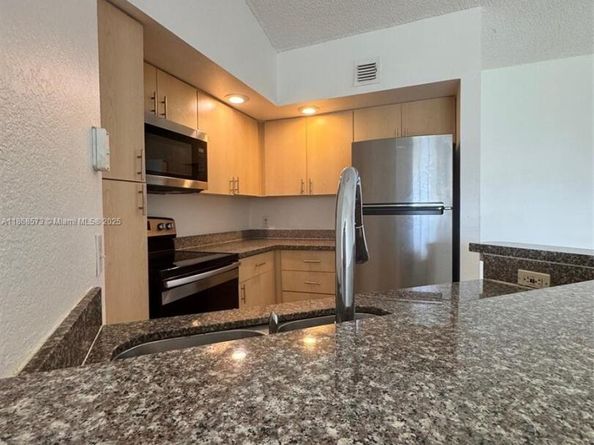 3400 N Pinewalk Dr N 934, Margate FL 33063