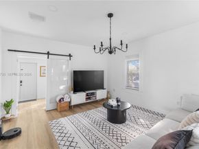 2811 SW 17th St, Miami FL 33145