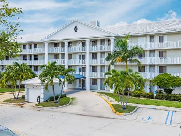 2441 S Village Blvd 402, West Palm Beach FL 33409