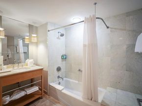 18683 Collins Ave 1609, Sunny Isles Beach FL 33160