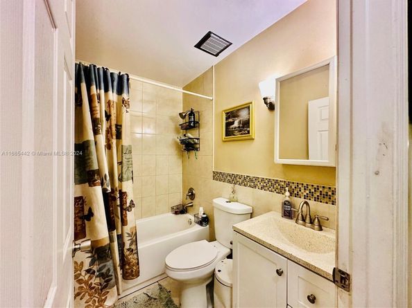 8615 SW 15th St, Pembroke Pines FL 33025