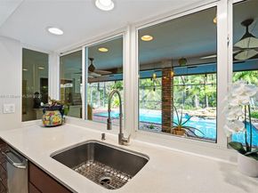 15625 SW 73rd Ct, Palmetto Bay FL 33157