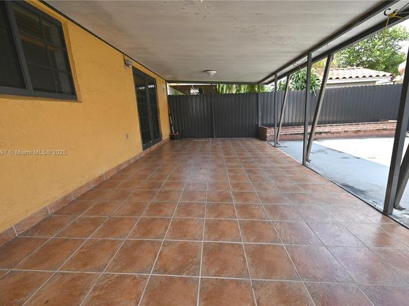5870 W 20th Ln, Hialeah FL 33016