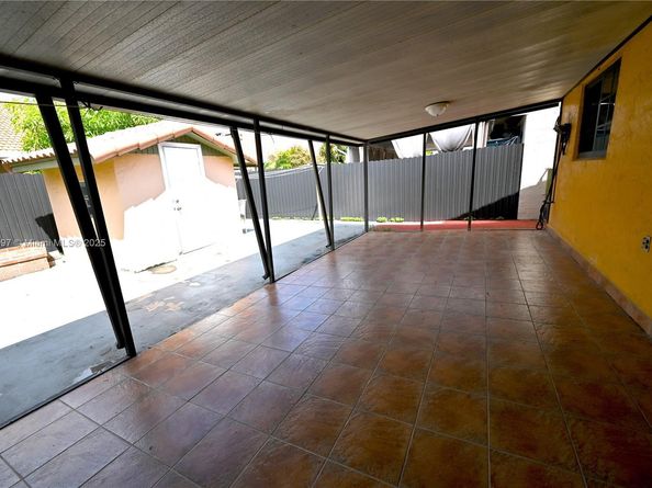 5870 W 20th Ln, Hialeah FL 33016
