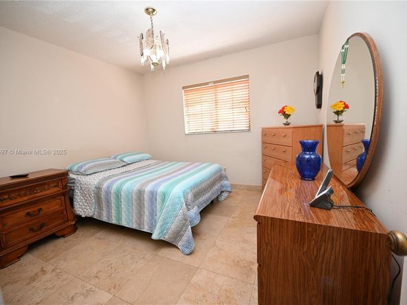5870 W 20th Ln, Hialeah FL 33016