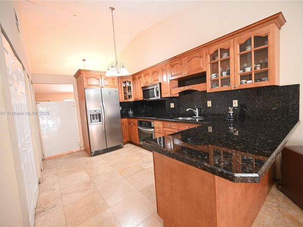 5870 W 20th Ln, Hialeah FL 33016