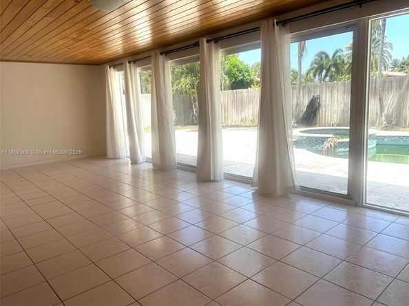 1120 SE 6th Ter, Pompano Beach FL 33060