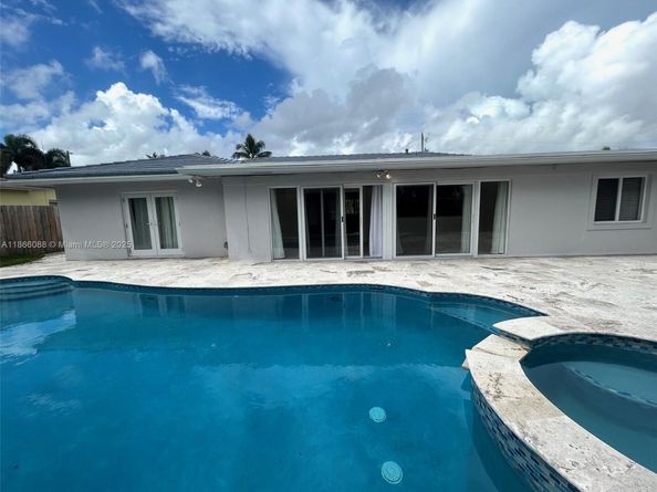 1120 SE 6th Ter, Pompano Beach FL 33060