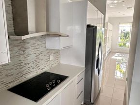 10471 NW 66th St, Doral FL 33178