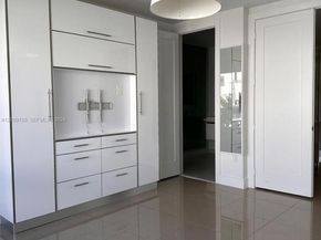 10471 NW 66th St, Doral FL 33178