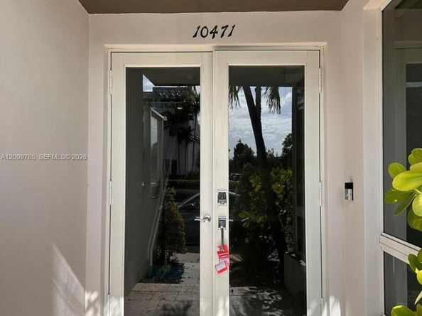 10471 NW 66th St, Doral FL 33178