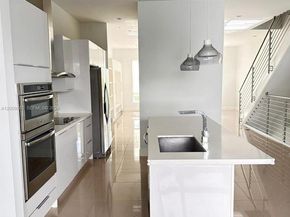 10471 NW 66th St, Doral FL 33178