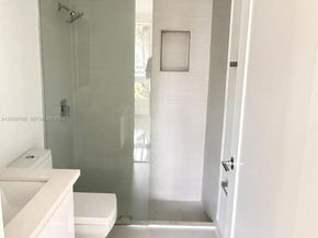 10471 NW 66th St, Doral FL 33178