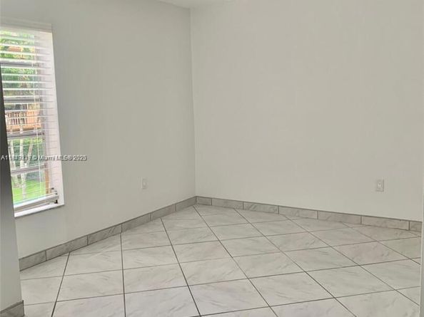 4855 NW 7th St 2086, Miami FL 33126
