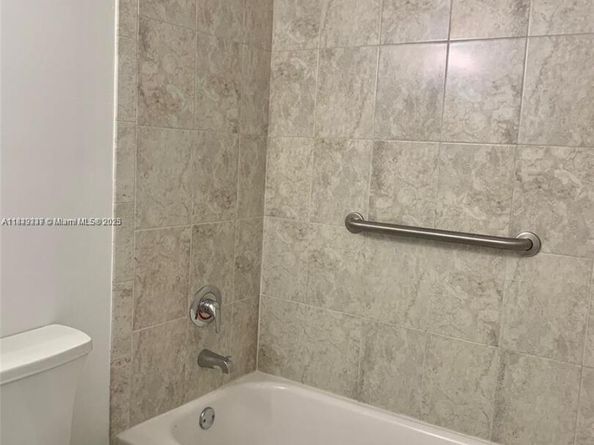 4855 NW 7th St 2086, Miami FL 33126