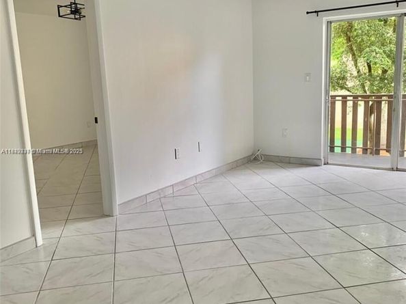 4855 NW 7th St 2086, Miami FL 33126