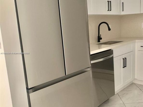 4855 NW 7th St 2086, Miami FL 33126