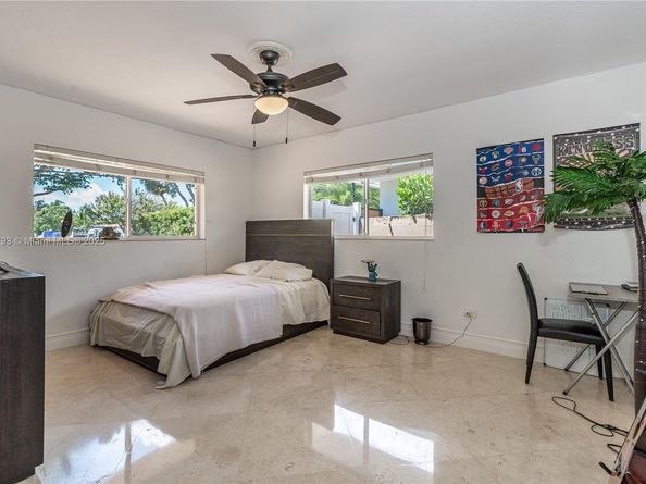 1975 Ixora Rd, North Miami FL 33181