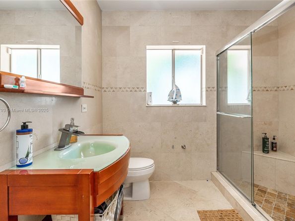 1975 Ixora Rd, North Miami FL 33181