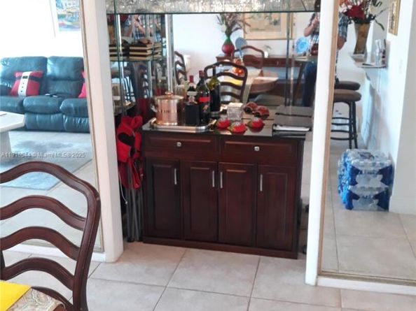 215 SE 3rd Ave 407A, Hallandale Beach FL 33009