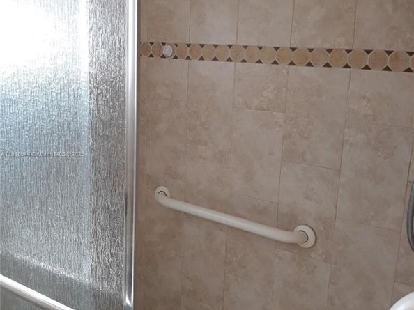 215 SE 3rd Ave 407A, Hallandale Beach FL 33009