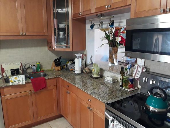 215 SE 3rd Ave 407A, Hallandale Beach FL 33009