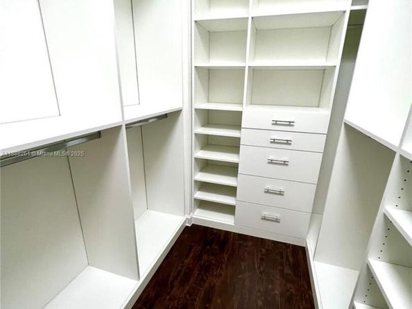 400 NE 208th Ter 400, Miami FL 33179