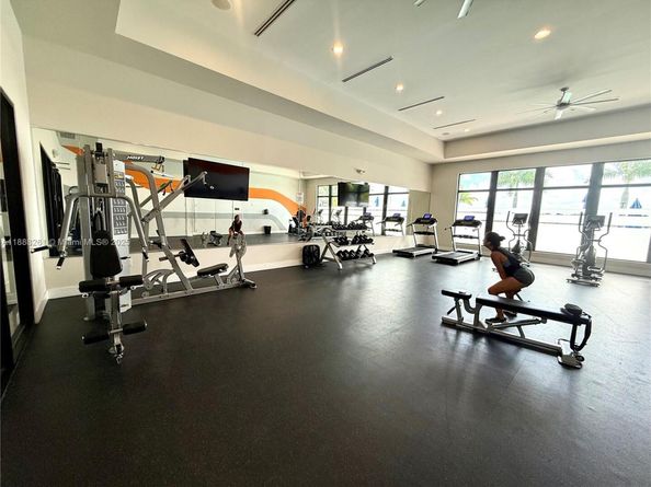 400 NE 208th Ter 400, Miami FL 33179