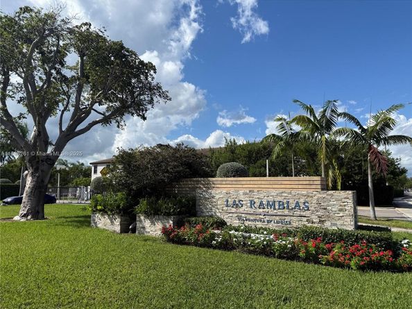400 NE 208th Ter 400, Miami FL 33179