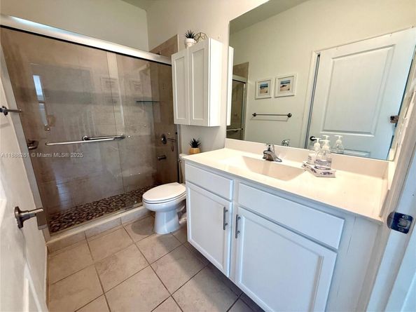 400 NE 208th Ter 400, Miami FL 33179