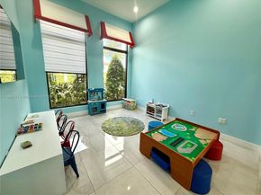 400 NE 208th Ter 400, Miami FL 33179