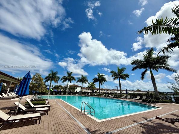 400 NE 208th Ter 400, Miami FL 33179
