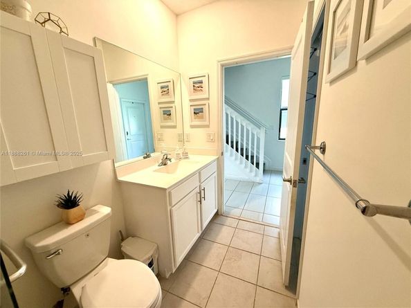 400 NE 208th Ter 400, Miami FL 33179