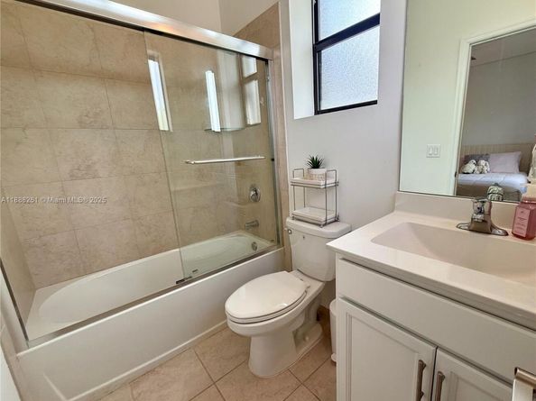 400 NE 208th Ter 400, Miami FL 33179