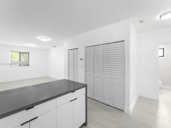 1171 NW 66th St, Miami FL 33150
