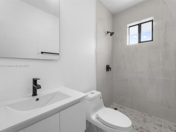 1171 NW 66th St, Miami FL 33150