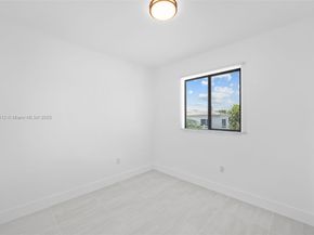 1171 NW 66th St, Miami FL 33150
