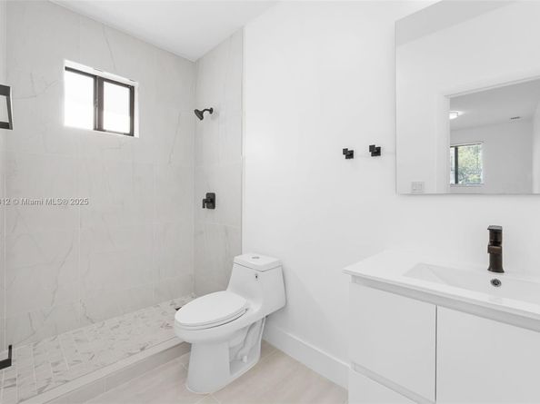 1171 NW 66th St, Miami FL 33150