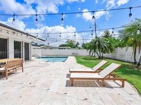 417 N Highland Dr, Hollywood FL 33021
